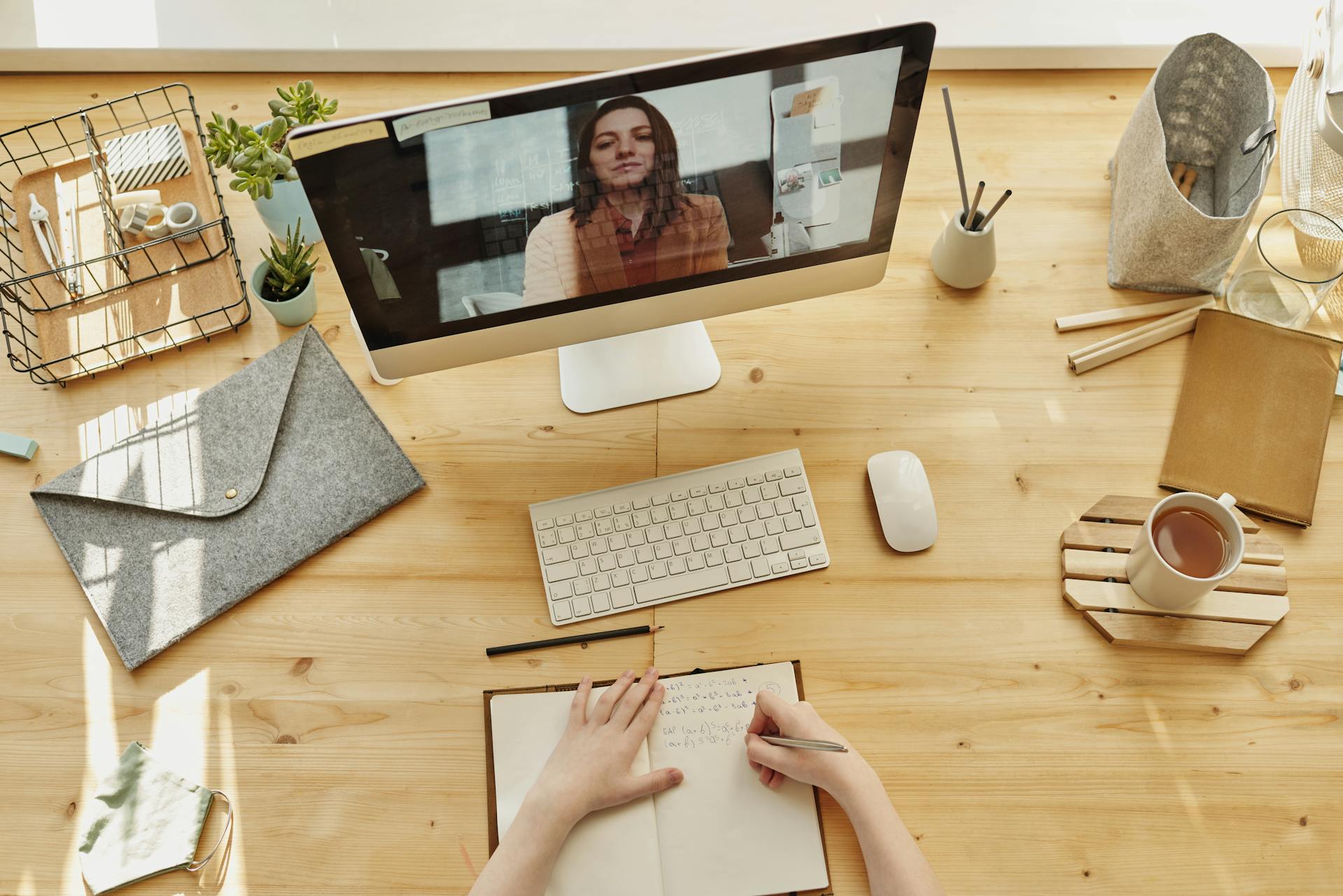 Selling Knowledge is So Yesterday – How to Offer What People Really Want